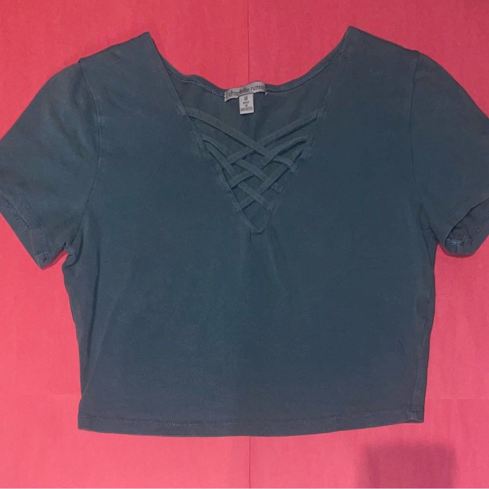 Charlotte Russe- Women’s knotted V-neck, crop top. Sage green. Medium